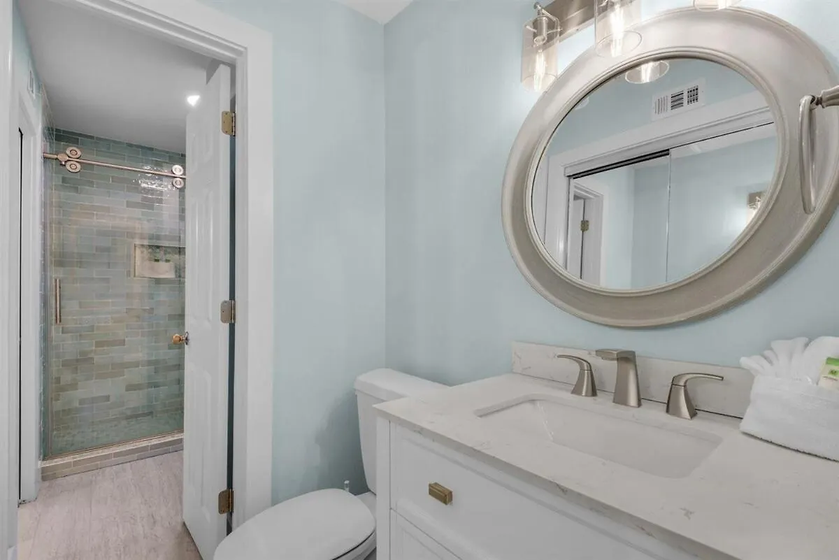Crystal Sands 105B Destin Apartment
