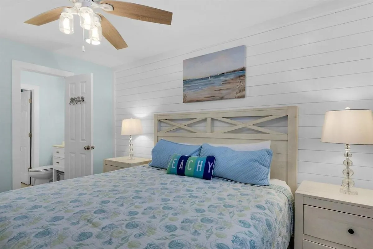 Crystal Sands 105B Destin Apartment