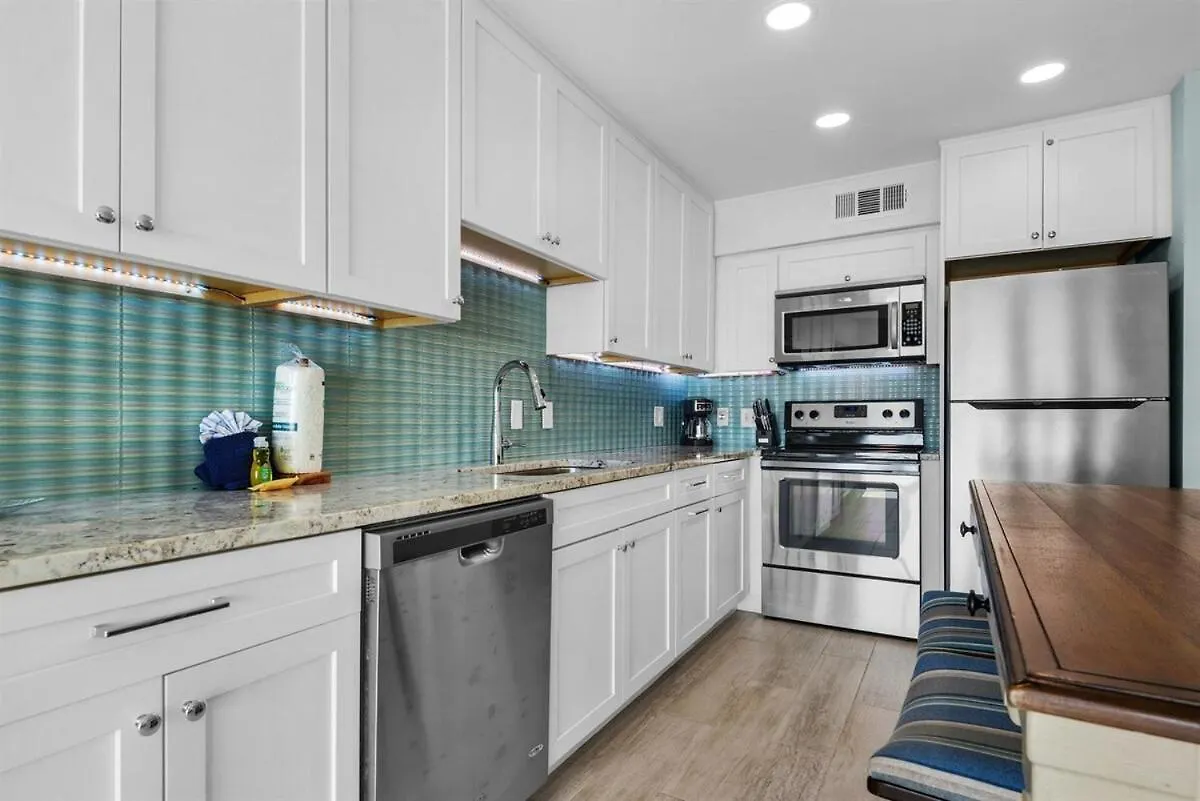 Crystal Sands 105B Destin Apartment